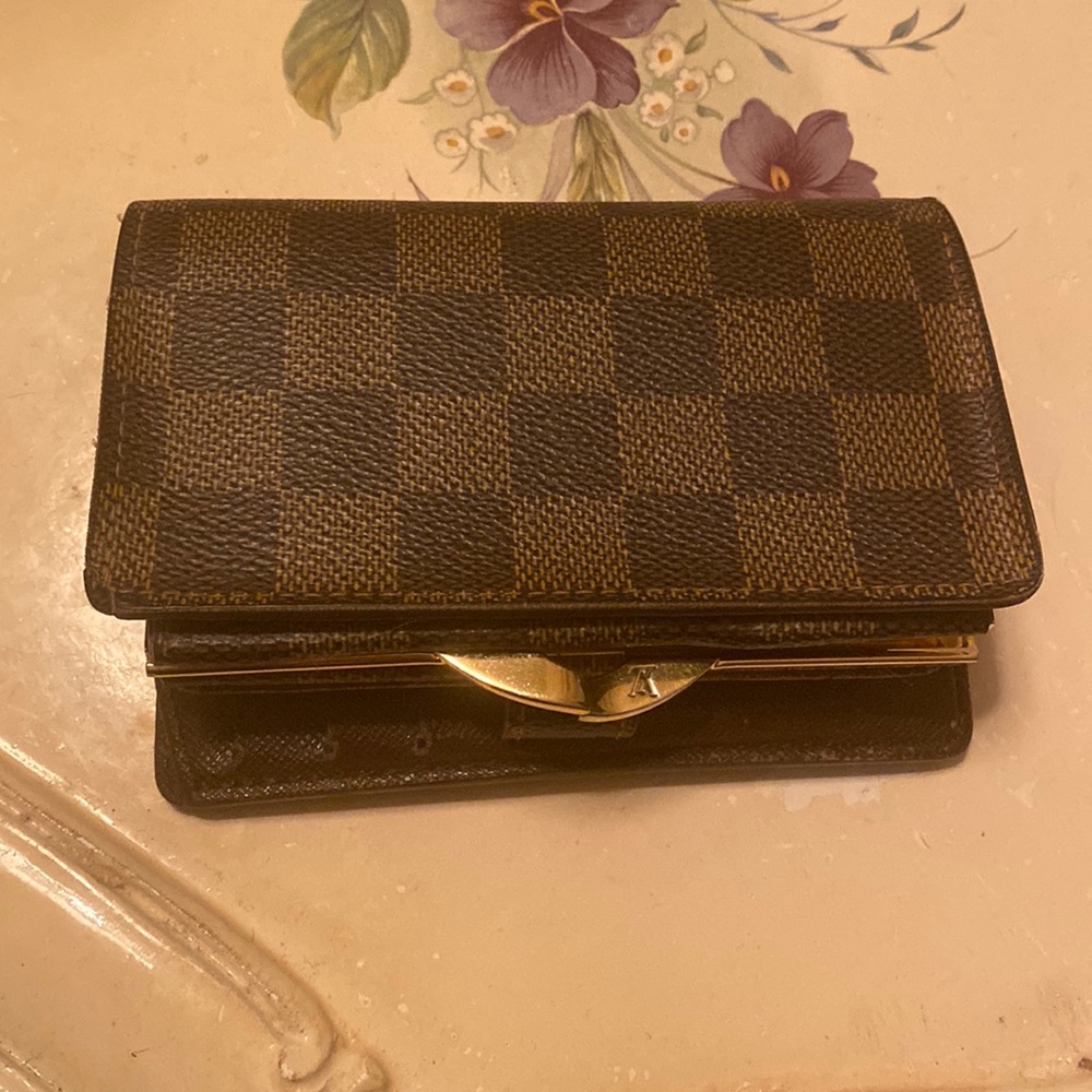 Authentic Louis Vuitton Damier Wallet